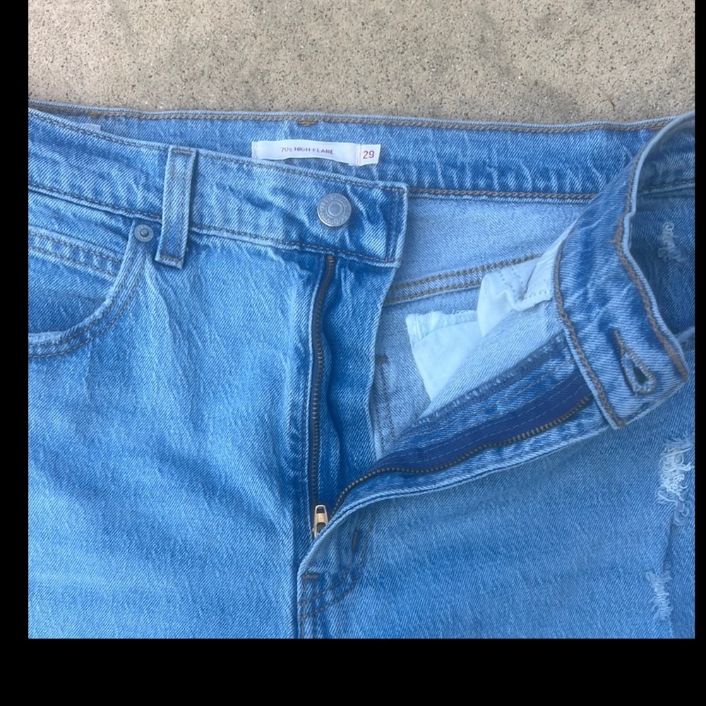 Levi's Women's High Rise 70's Flare Light Wash Jeans Size 29 - Picture 4 of 9